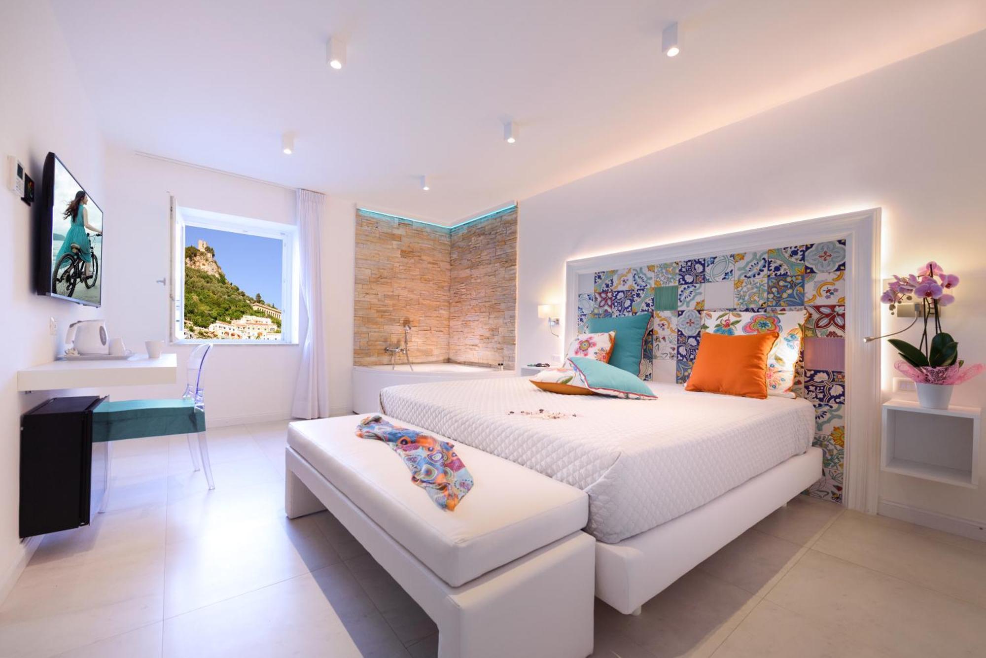 Deluxe Double Room Private Jacuzzi