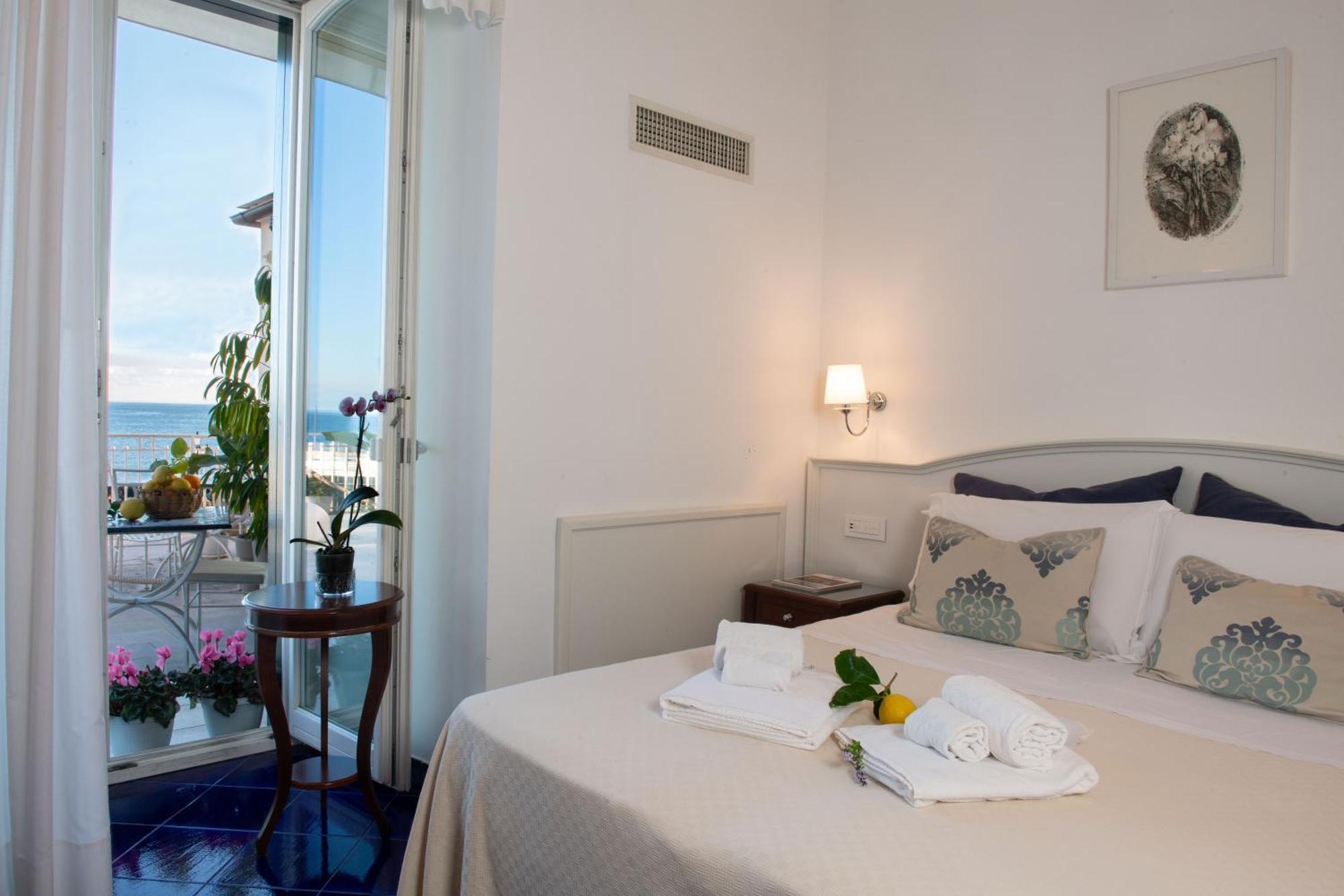 Queen Suite Sea View
