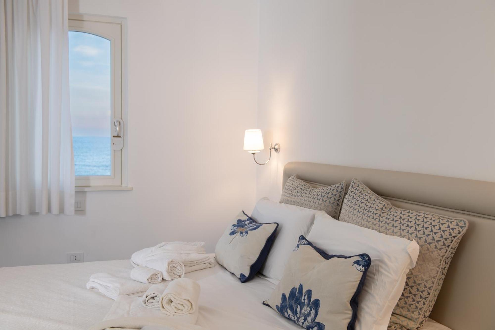King Suite Sea View